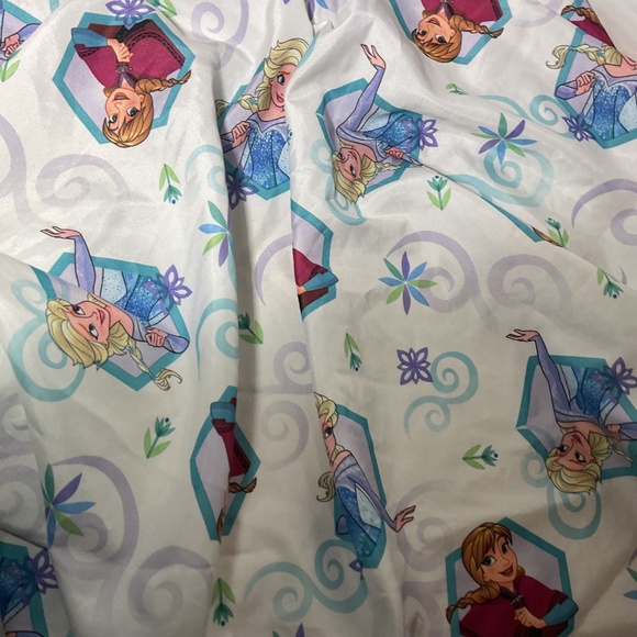 Disney Frozen 4-Piece Unleash the Magic Toddler Bedding Set - Picture 10 of 13